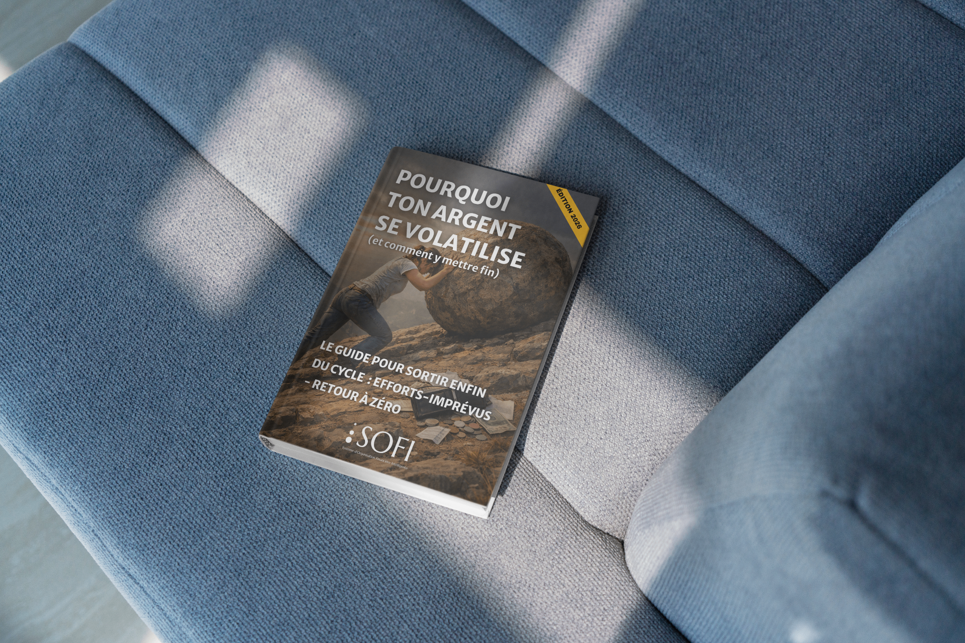 Personne lisant le guide